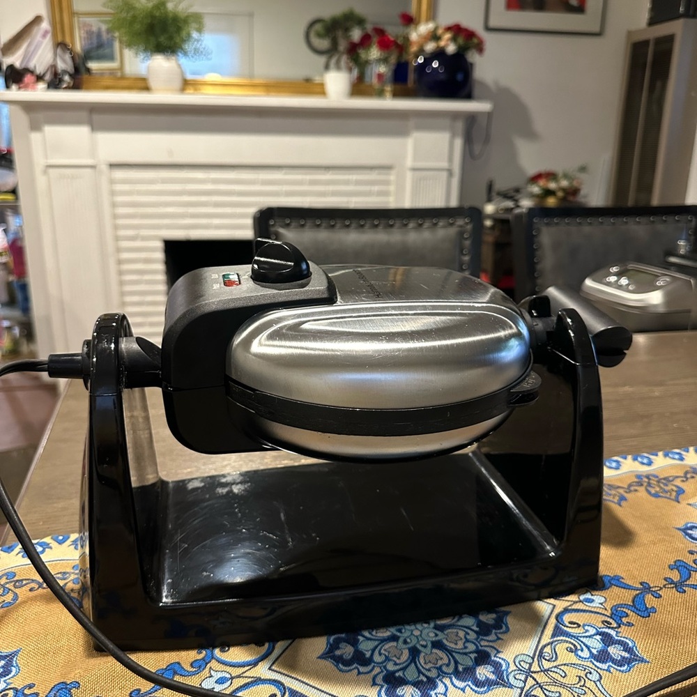 Hamilton Beach Belgian Rotating Waffle Maker
